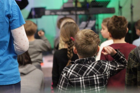 Kids in Sunday School singing songs