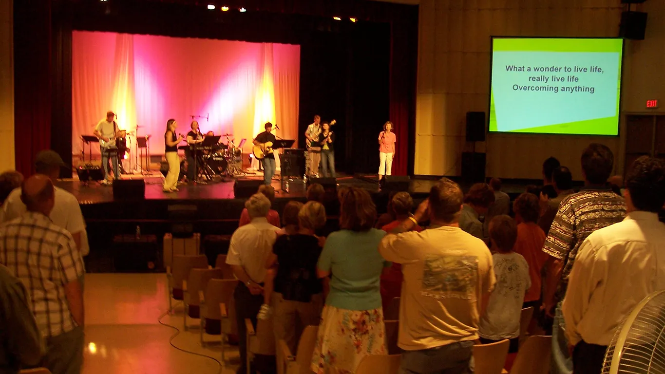 2004 - Worship at SouthWest using Ashley Oaks builidng